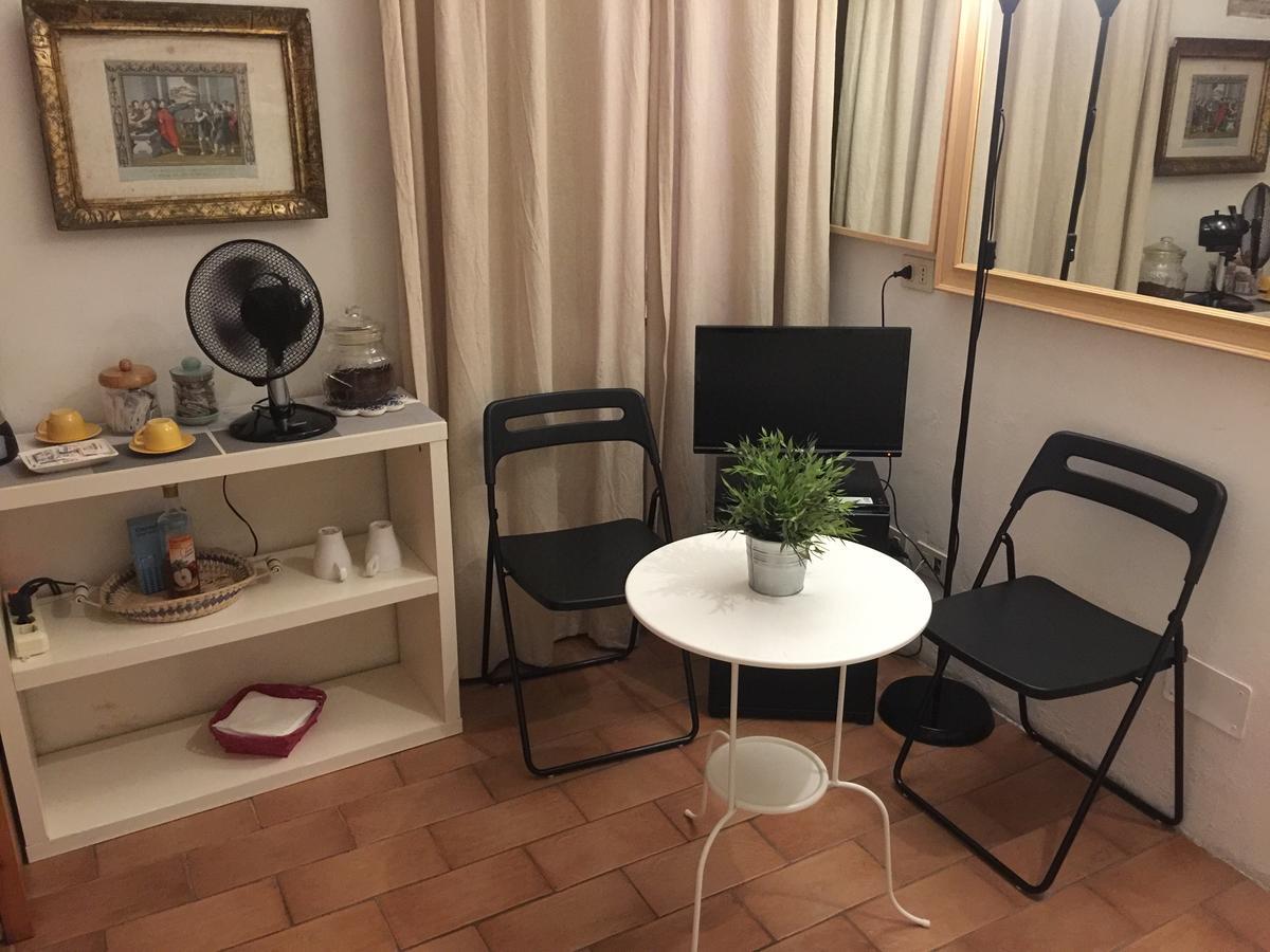 Small Navona Studio Rome Bagian luar foto